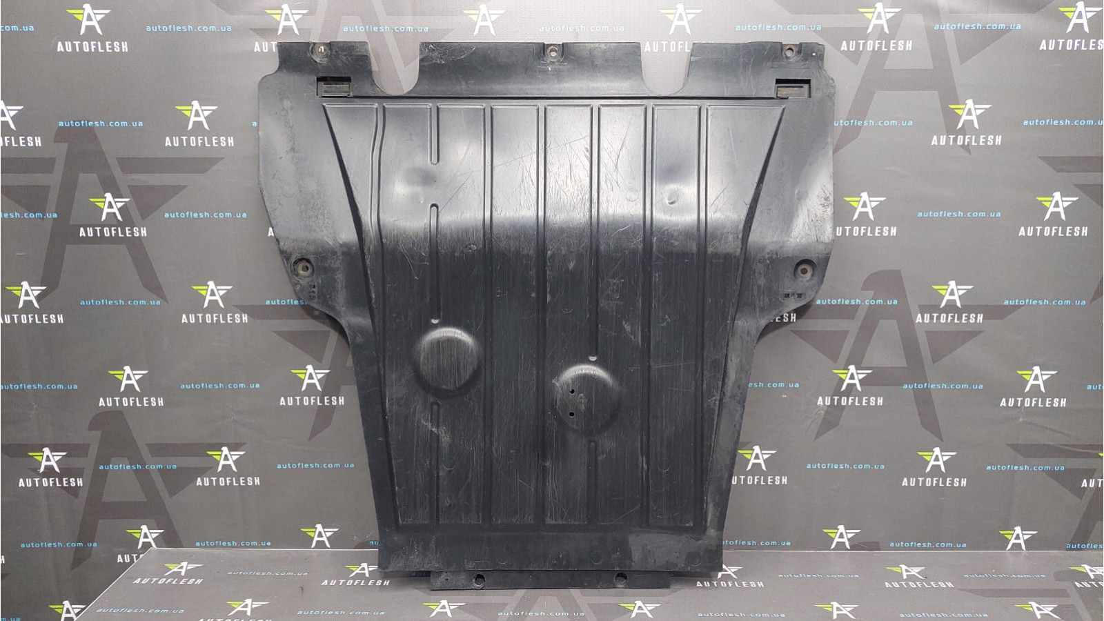 Защита двигателя 8200520829, 8200520832 Renault Clio 3 бу